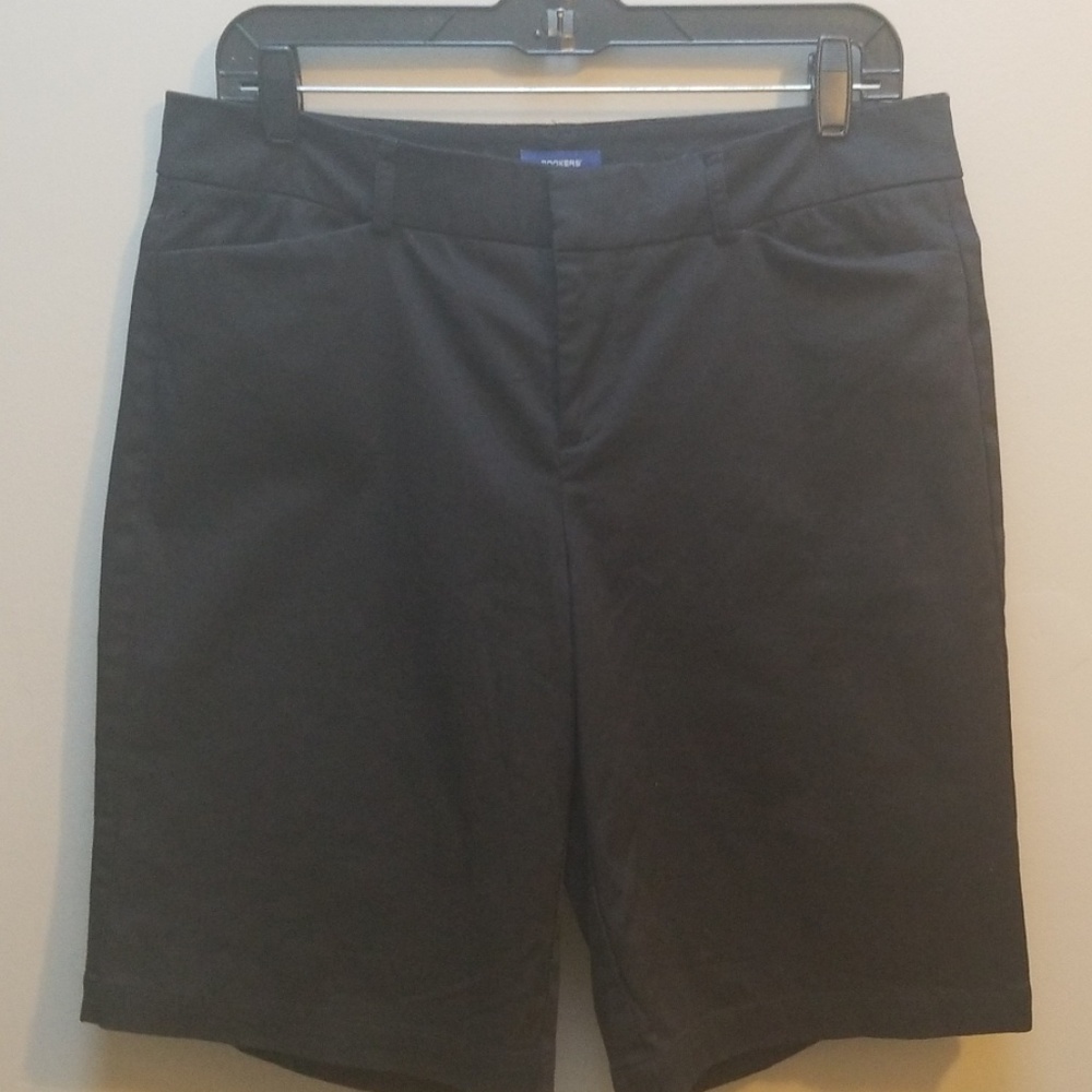 Womens black dockers bermuda short. Size 10